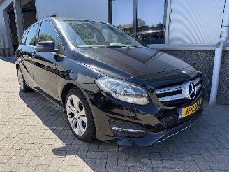 Damaged car Mercedes B-klasse 180 Prestige 2015/1