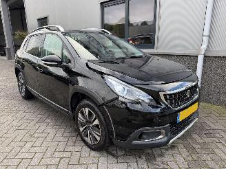 uszkodzony samochody osobowe Peugeot 2008 1.2 PureTech Allure G-403-ST 2019/11