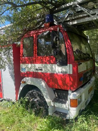 dañado camiones MAN  15 LL 2000/2
