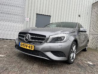 Voiture accidenté Mercedes A-klasse A (W176) Hatchback 1.6 A-180 16V (M270.910) [90kW]  (09-2012/05-2018) 2013/7