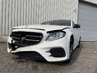 Unfallwagen Mercedes E-klasse E (W213) Sedan E-200 2.0 Turbo 16V (M274.920) [135kW]  (01-2016/05-201=
9) 2017/1
