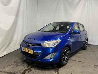 Vaurioauto  passenger cars Hyundai I-20 i20 Hatchback 1.2i 16V (G4LA) [63kW]  (03-2012/12-2015) 2012/9