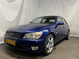 Vaurioauto  passenger cars Lexus IS IS (E1) Sedan 200 2.0 24V (1G-FE) [114kW]  (04-1999/07-2005) 1999/5