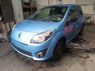 demontáž osobní automobily Renault Twingo Twingo II (CN) Hatchback 3-drs 1.5 dCi 90 FAP (K9K-820(K9K-P8)) [63kW]=
  (10-2010/09-2014) 2011/7