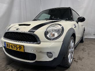 damaged passenger cars Mini Clubman Clubman (R55) Combi 1.6 16V Cooper S (N14-B16A) [128kW]  (08-2007/07-2=
010) 2009/2