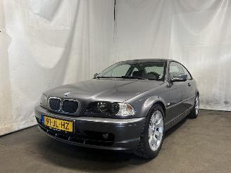 uszkodzony samochody osobowe BMW 3-serie 3 serie (E46/2) Coupé 318 Ci 16V (N42-B20A) [105kW]  (09-2001/02-200=
4) 2002/5