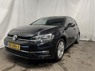 Schadeauto Volkswagen Golf Golf VII (AUA) Hatchback 1.0 TSI 12V (CHZC(Euro 6)) [81kW]  (11-2016/0=
8-2020) 2017/11