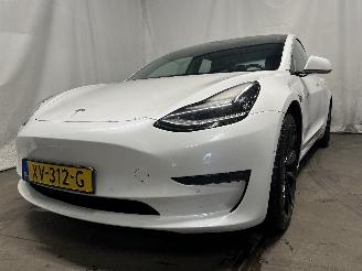 Ocazii autoturisme Tesla Model 3 Model 3 Sedan Long Range AWD 75 kWh (3D5) [258kW]  (06-2018/...) 2019/3