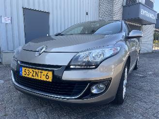 uszkodzony samochody osobowe Renault Mégane Megane III Berline (BZ) Hatchback 5-drs 1.2 16V TCE 115 (H5F-408(H5F-F=
4)) [85kW]  (03-2012/02-2016) 2013/1
