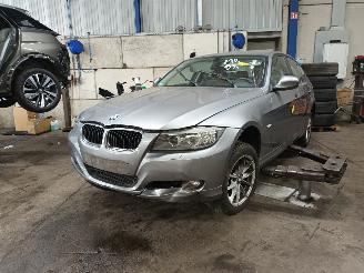Sloopauto BMW 3-serie 3 serie (E90) Sedan 318i 16V (N43-B20A) [105kW]  (09-2007/10-2011) 2011/8