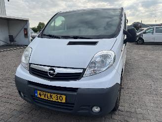 damaged passenger cars Opel Vivaro Vivaro Van 2.0 CDTI (M9R-630(M9R-A6)) [84kW]  (08-2006/07-2014) 2011/1