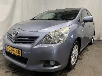 damaged passenger cars Toyota Verso Verso MPV 1.6 16V VVT-i (1ZRFAE) [97kW]  (04-2009/08-2018) 2010/10
