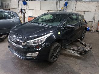 Vrakbiler auto Kia Pro cee d Pro cee'd (JDB3) Hatchback 3-drs 1.6 GDI 16V (G4FD) [99kW]  (03-2013/1=
2-2018) 2013/6