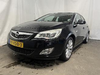 krockskadad bil auto Opel Astra Astra J (PC6/PD6/PE6/PF6) Hatchback 5-drs 1.4 Turbo 16V (A14NET(Euro 5=
)) [103kW]  (12-2009/10-2015) 2011/4