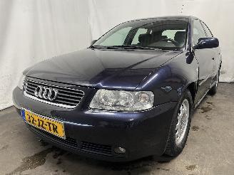 Schadeauto Audi A3 A3 (8L1) Hatchback 1.6 (BFQ) [75kW]  (08-2000/05-2003) 2002/10