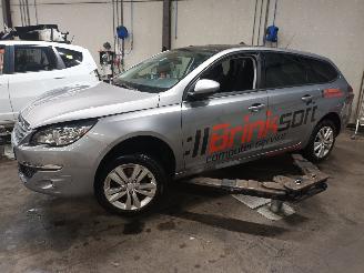 Démontage voiture Peugeot 308 308 SW (L4/L9/LC/LJ/LR) Combi 5-drs 1.6 BlueHDi 120 (DV6FC(BHZ)) [88kW=
]  (03-2014/12-2021) 2015/11