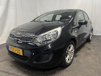 Vaurioauto  passenger cars Kia Rio Rio III (UB) Hatchback 1.2 CVVT 16V (G4LA5) [63kW]  (09-2011/12-2017) 2014/4