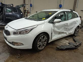 Vrakbiler auto Kia Cee d Cee'd Sportswagon (JDC5) Combi 1.6 GDI 16V (G4FD) [99kW]  (09-2012/12-=
2018) 2013/4