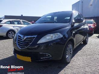 uszkodzony samochody osobowe Lancia Ypsilon 0.9 Twinair Gold 2012/3