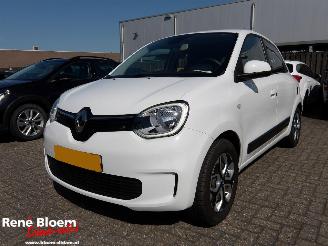 Vaurioauto  passenger cars Renault Twingo Z.E. R80 Collection 2022/1