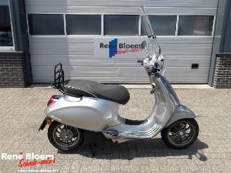 krockskadad bil motor Vespa  Primavera Elettrica 45 2022/3