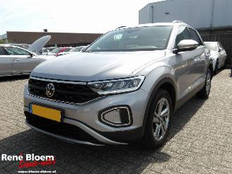 damaged passenger cars Volkswagen T-Roc 1.0 TSI Life 75 Edition 2023/5