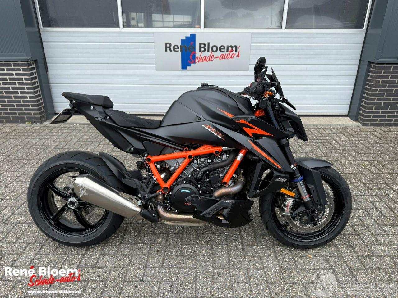 KTM  1390 SuperDuke