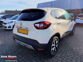 krockskadad bil auto Renault Captur 1.3 TCE Intens 131pk 2019/5