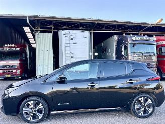 skadebil auto Nissan Leaf 40kWh 150pk aut Tekna - nap - bose - 360cam - keyless - front + line + side assist - stoelverw v+a - stuurverw 2019/3