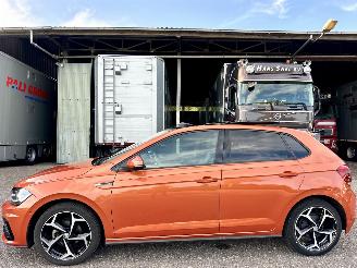 Voiture accidenté Volkswagen Polo 1.0 TSI 95pk R-Line 5drs - 20dkm nap - pano - 1e eig - 3x r-line - virtual - navi - front + park assist - acc - pdc - sfeerverl 2021/1