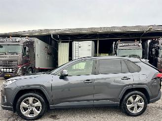 skadebil auto Toyota Rav-4 2.5 Hybrid 178pk Business Intro 2019/11