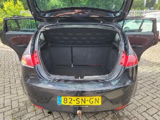 Seat Leon 1.6 Stylance Hatchback 102 pk  nwe apk 1e eigenaar  N.A.P picture 17