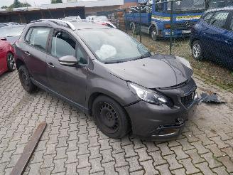 Vaurioauto  passenger cars Peugeot 2008 GEEN PAPIEREN.ALLEEN VOOR ONDERDELEN. 2018/11
