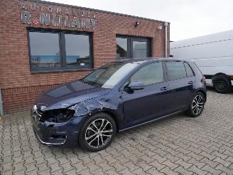 uszkodzony samochody osobowe Volkswagen Golf HIGHLINE BMT LEER XENON 2014/11