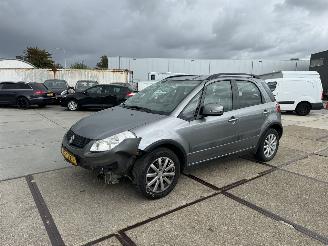 Damaged car Suzuki SX4 1.6 Executive 2012/1