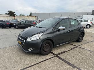 Auto incidentate Peugeot 208 1.2 VTI Envy 5drs 2013/9
