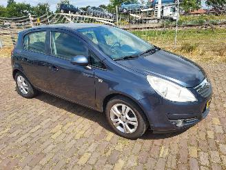 Coche accidentado Opel Corsa 1.4i  5 deurs + apk 2009/10