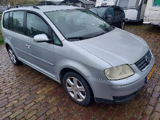 Voiture accidenté Volkswagen Touran 1.4 benzine 2006/8