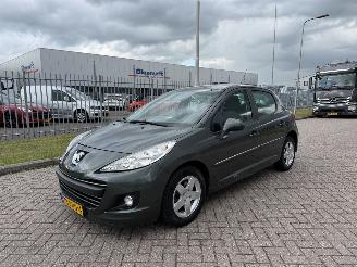 Damaged car Peugeot 207 1.4 VTi Style AIRCO 2011/1