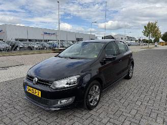 Vaurioauto  passenger cars Volkswagen Polo 1.2 TSI  66Kw AIRCO 2013/2