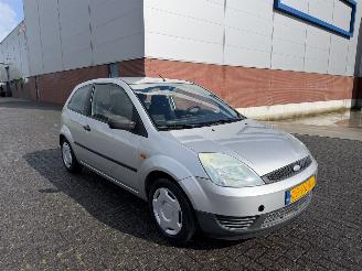skadebil auto Ford Fiesta 1.3  Style 2004/6