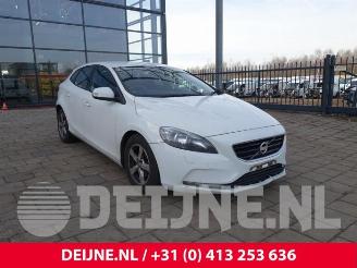 Salvage car Volvo V-40 V40 (MV), Hatchback 5-drs, 2012 / 2019 1.6 D 16V 2013