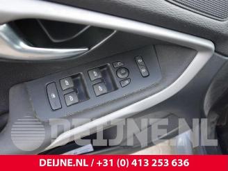 Volvo V-40 V40 (MV), Hatchback 5-drs, 2012 / 2019 2.0 D3 16V picture 17