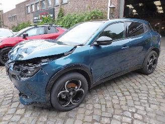 krockskadad bil auto Alfa Romeo Junior Ibrida 1.2 VGT 48V-Hybrid 100 kW 2024/10