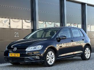 ocasión turismos Volkswagen Golf 1.6 TDI Navi Clima PDC EURO-6 2018/8