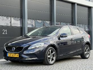 Unfallwagen Volvo V-40 2.0 D2 Navi Clima PDC 2015/7