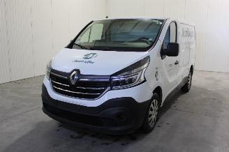 krockskadad bil auto Renault Trafic  2021/2