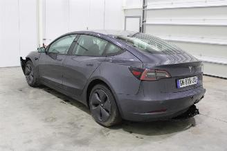 Tesla Model 3  picture 4