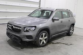 damaged passenger cars Mercedes GLB 200 2022/2