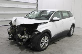 Damaged car Peugeot 5008  2020/2
